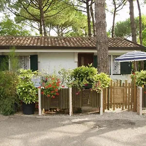 https://villaggio-azzurro.hotelslidodijesolo.com
