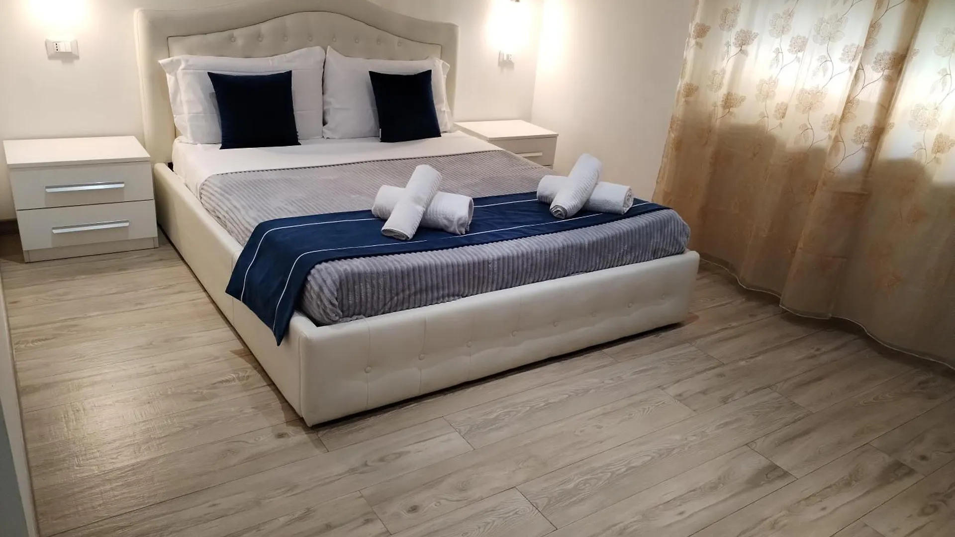 Nuova Fiera Camera Werona 0*,  Włochy